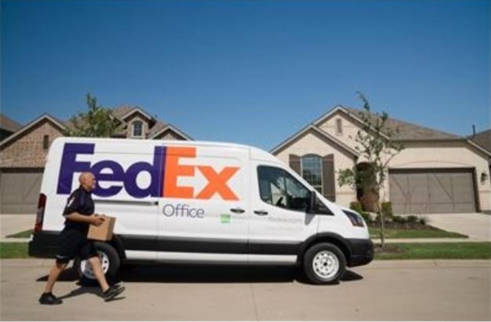 削减成本 快递巨头FedEx裁员10%_图1-1