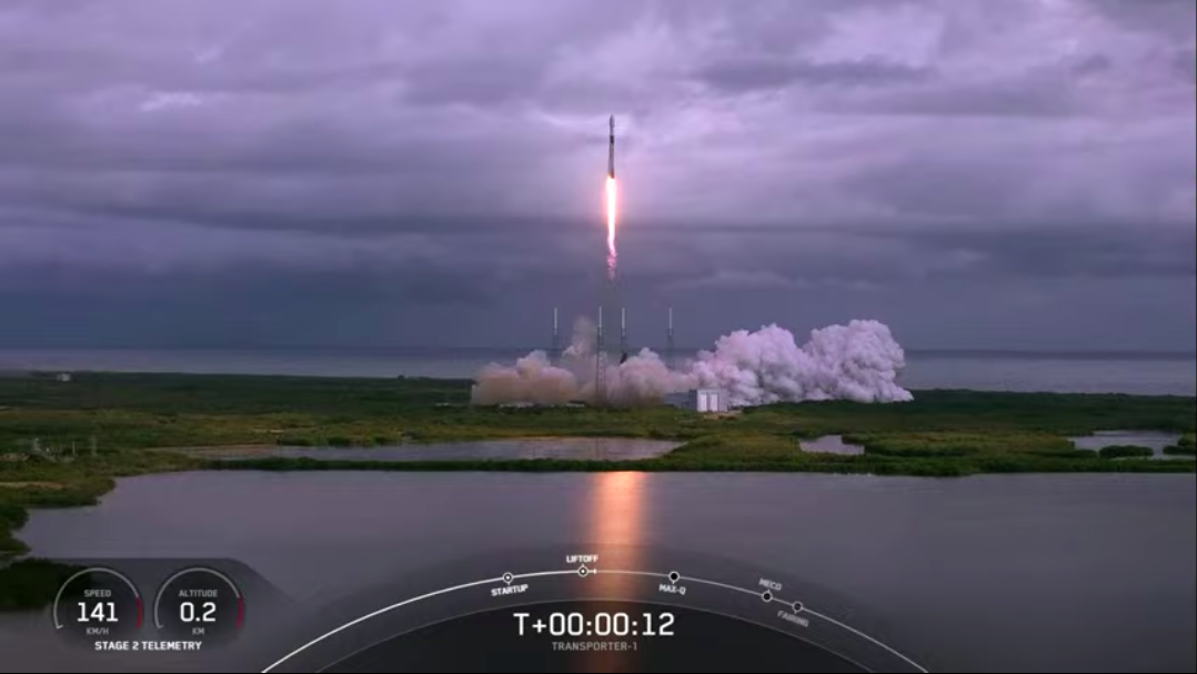 SpaceX“运输者1号”发射成功 143颗卫星被送入太空_图1-2
