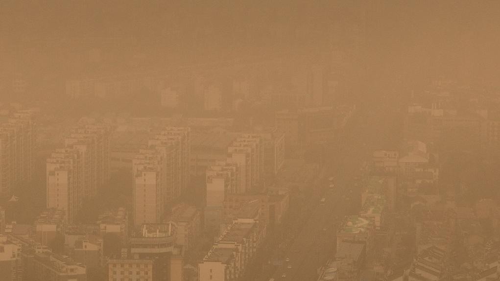 中国多地PM10浓度值破千 沙尘前沿已到湖北安徽江苏_图1-1