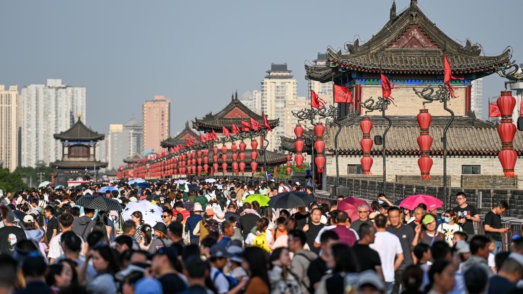 中国15省份五一假期旅游总收入超￥2443亿_图1-1
